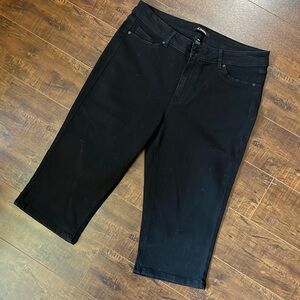 D jeans black capris. 16 w worn once